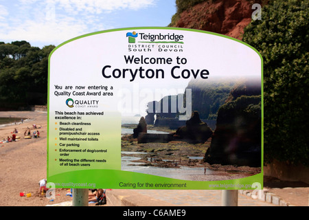 Bienvenue à Coryton Cove panneau dans le Devon Banque D'Images
