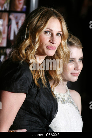 Julia Roberts et Emma Roberts Los Angeles Première mondiale de 'Valentine's Day' tenue à l'Grauman's Chinese Theatre - Rouge Banque D'Images