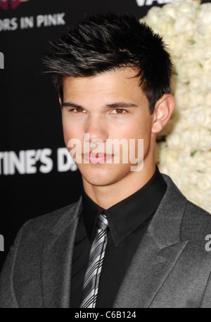 Taylor Lautner Los Angeles Première mondiale de 'Valentine's Day' tenue à l'Grauman's Chinese Theatre Hollywood, Californie - Banque D'Images