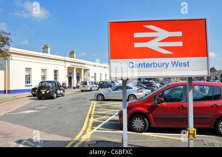 La gare de Canterbury West parking Banque D'Images