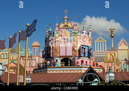 C'est un petit monde l'Attraction. Fantasyland, Disneyland Paris. Banque D'Images