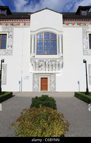 Le palais de la renaissance avec sa façade est décorée de fresques en Slovaquie, Bytca. Construit par J. Thurzo comme un lieu de mariage pour ses filles. Banque D'Images