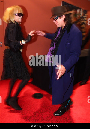 Udo Lindenberg, la société Hedwig Elisabeth Henkel à la première de la comédie musicale "Wicked - Die Hexen von Oz' au Metronom Banque D'Images