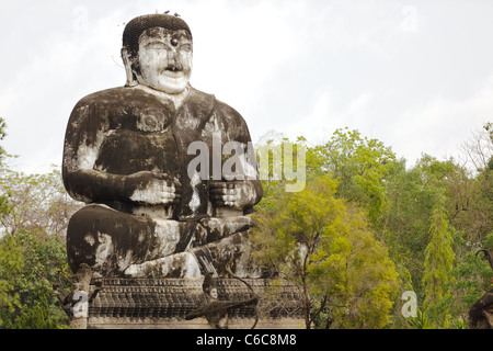 Sculptures bouddhiste et hindoue dans Sala Kaew Ku park, Nong Khai, Thailand. artist : Luang Pu Bunleua Sulilat Banque D'Images