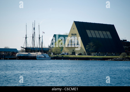 Le Musée Fram d'Oslo vu depuis le fjord. Banque D'Images