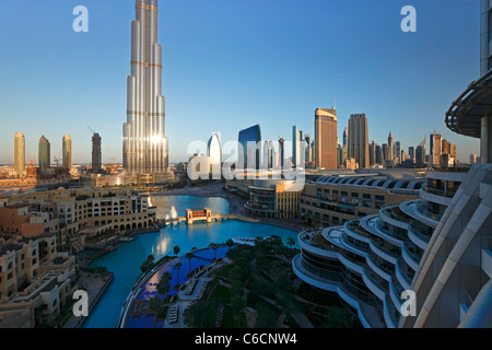 Le Burj Khalifa, achevée en 2010, la structure fait homme le plus grand au monde, DUBAÏ, ÉMIRATS ARABES UNIS Banque D'Images