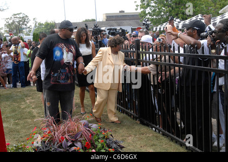 Katherine Jackson Gary héberge Memorial et du lancement officiel de la Michael Jackson Monument Gary, Indiana - 25.06.10 * Banque D'Images