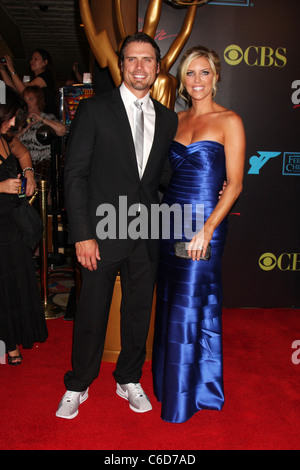 Joshua Morrow et son épouse Tobe Keeney Daytime Emmy Awards 2010 qui a eu lieu à Las Vegas Hilton Hotel & Casino - Las Vegas, des arrivées Banque D'Images