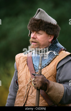 Portrait d'un membre de [Fraser's Dragoons], un 17e siècle re-enactment society Banque D'Images