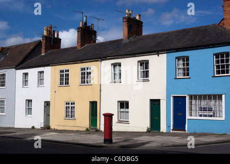 Terrasse maisons longue rue Devizes Wiltshire Banque D'Images