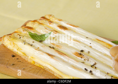 Les asperges cuites dans la pâte Banque D'Images