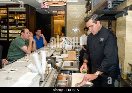 Le célèbre chef Todd English journée d'ouverture de la 'Plaza Food Hall par Todd English' à l'intérieur de la Plaza Hotel New York City, USA - Banque D'Images