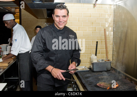 Le célèbre chef Todd English journée d'ouverture de la 'Plaza Food Hall par Todd English' à l'intérieur de la Plaza Hotel New York City, USA - Banque D'Images