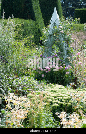 Partie des jardins de la famille Sitwell à Renishaw Hall, près de Sheffield Banque D'Images