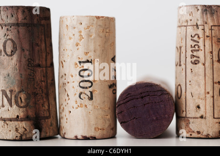 Wine corks avec dates Banque D'Images