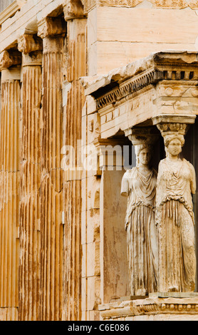 Grèce, Athènes, acropole, caryatides sur Erechtheum Banque D'Images
