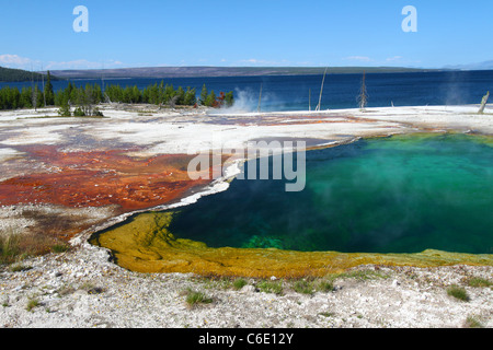 Abyss Pool de Yellowstone Banque D'Images