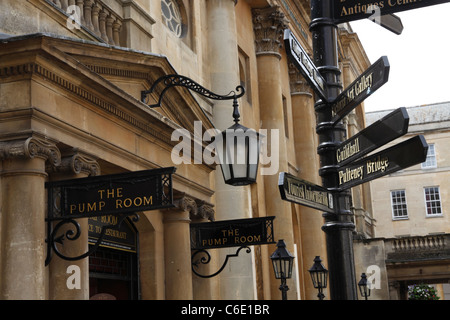 Entrée de la salle des pompes à Bath Somerset Banque D'Images