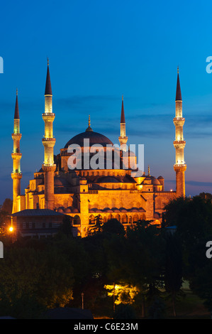 La Turquie, Istanbul, Sainte-Sophie illuminée au crépuscule Banque D'Images