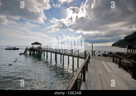 Pier du Panuba Inn Resort sur la plage de Panuba, Pulau Tioman Island, Malaisie, Asie du Sud, Asie Banque D'Images