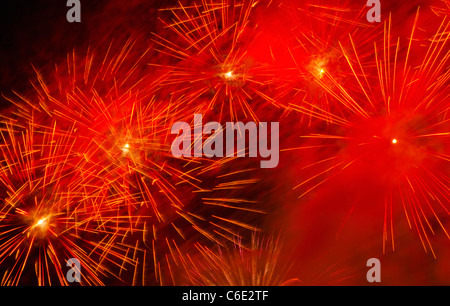 USA, Ohio, explosion d'artifice contre ciel nocturne Banque D'Images