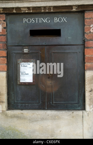 Post box, Ludlow, Shropshire, au Royaume-Uni. Banque D'Images