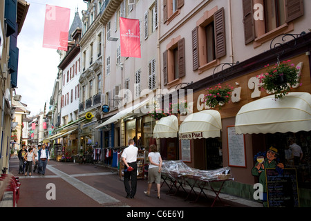 Évian-les-Bains - Boutiques Rue Nationale Banque D'Images