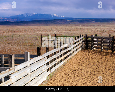 USA, Utah, clôture en bois sur ranch Banque D'Images