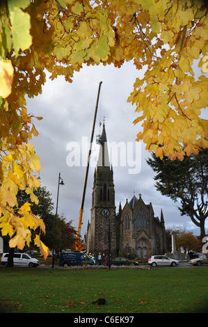 Image de la Grande Motte et l'église du village, dans l'Aberdeenshire, UK Banque D'Images