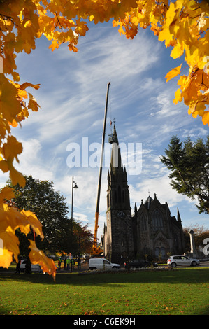 Image de la Grande Motte et l'église du village, dans l'Aberdeenshire, UK Banque D'Images