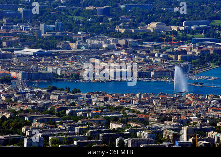 Au-dessus de Genève. N.B. Cette photo a été prise à partir d'un point haut proche de Genève (le Salève) non pas à travers la fenêtre d'un avion Banque D'Images