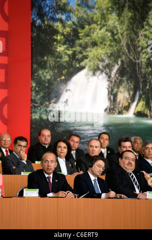 Le Président Felipe Calderon (à gauche) participant à l'Année du tourisme au Mexique, à Mexico City Banque D'Images