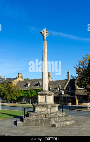 Monument commémoratif de guerre dans le joli village de Cotswold, Worcestershire Broadway Banque D'Images