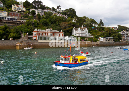 Les sables bitumineux du sud par ferry l'estuaire Salcombe Devon en Angleterre Banque D'Images