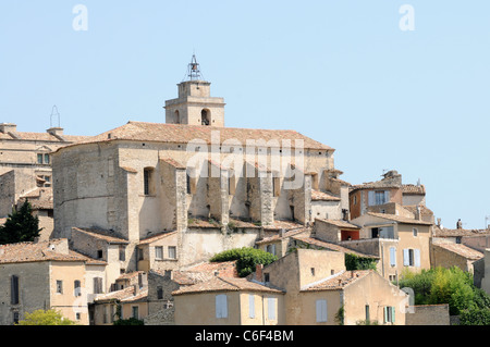 Vue sur le village de Gordes, département de Vaucluse, région de la Provence en France Banque D'Images