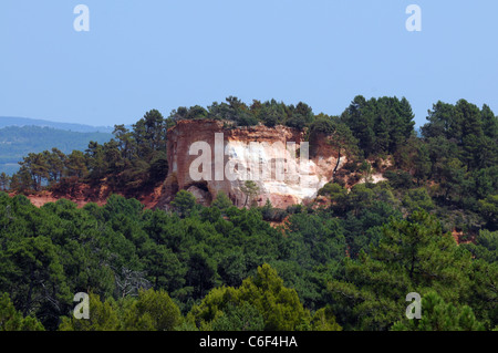 Ancienne carrière d'ocres à Roussillon, département de Vaucluse, région de la Provence en France Banque D'Images