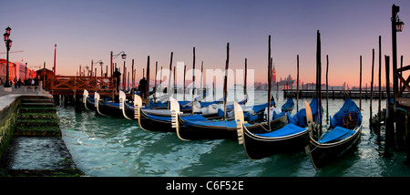 Panorama des gondoles à Venise Banque D'Images