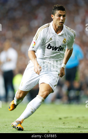 Cristiano Ronaldo (Real) jouant pour la Supercup Espagnol premier leg match de football entre le Real Madrid 2-2 Barcelona . Banque D'Images