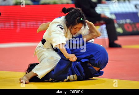 Misato Nakamura (JPN) d'effectuer pour le championnat du monde de judo Paris 2011. Banque D'Images