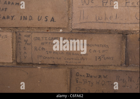 Noms et les détails de soldats canadiens ont trouvé à la Police Station sans fil, West Wickham. Ces ont été écrits PENDANT LA SECONDE GUERRE MONDIALE 2. Banque D'Images