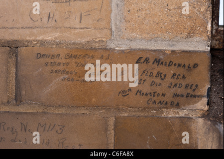 Noms et les détails de soldats canadiens ont trouvé à la Police Station sans fil, West Wickham. Ces ont été écrits PENDANT LA SECONDE GUERRE MONDIALE 2. Banque D'Images