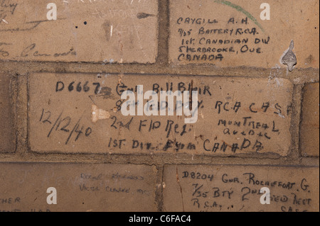 Noms et les détails de soldats canadiens ont trouvé à la Police Station sans fil, West Wickham. Ces ont été écrits PENDANT LA SECONDE GUERRE MONDIALE 2. Banque D'Images