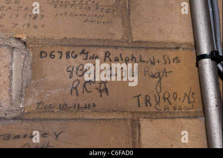 Noms et les détails de soldats canadiens ont trouvé à la Police Station sans fil, West Wickham. Ces ont été écrits PENDANT LA SECONDE GUERRE MONDIALE 2. Banque D'Images