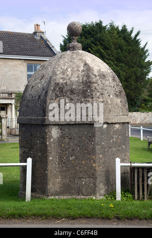 L'ancien village de verrouiller Steeple Ashton Wiltshire Banque D'Images