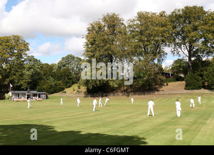 Un village de Cricket dans le Derbyshire Banque D'Images