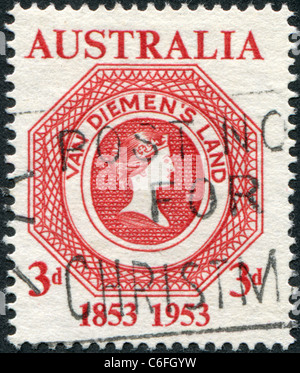 Australie - 1953 : timbre imprimé en Australie, est dédiée à la célébration du 100e anniversaire de la première émission de timbres de Tasmanie Banque D'Images