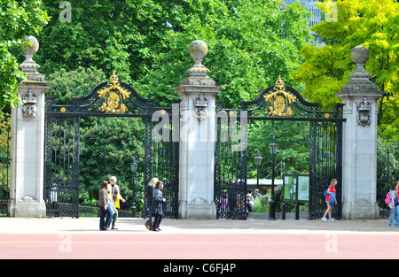 Le parc de St James, Londres, Grande-Bretagne entrée, UK Banque D'Images