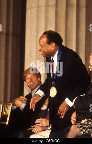 La légende du jazz Lionel Hampton au cours de la Médaille nationale des arts award cérémonie à la Maison Blanche Banque D'Images