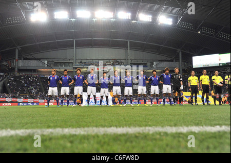 L'équipe de soccer Japon line-up avant le match amical entre l'U-22 Japon 2-1 U-22 de l'Égypte. Banque D'Images