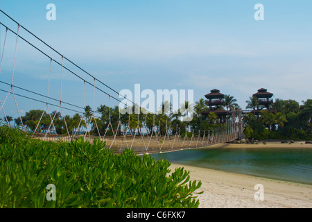 Suspension Bridge à Palawan Beach, l'île de Sentosa, Singapour Banque D'Images